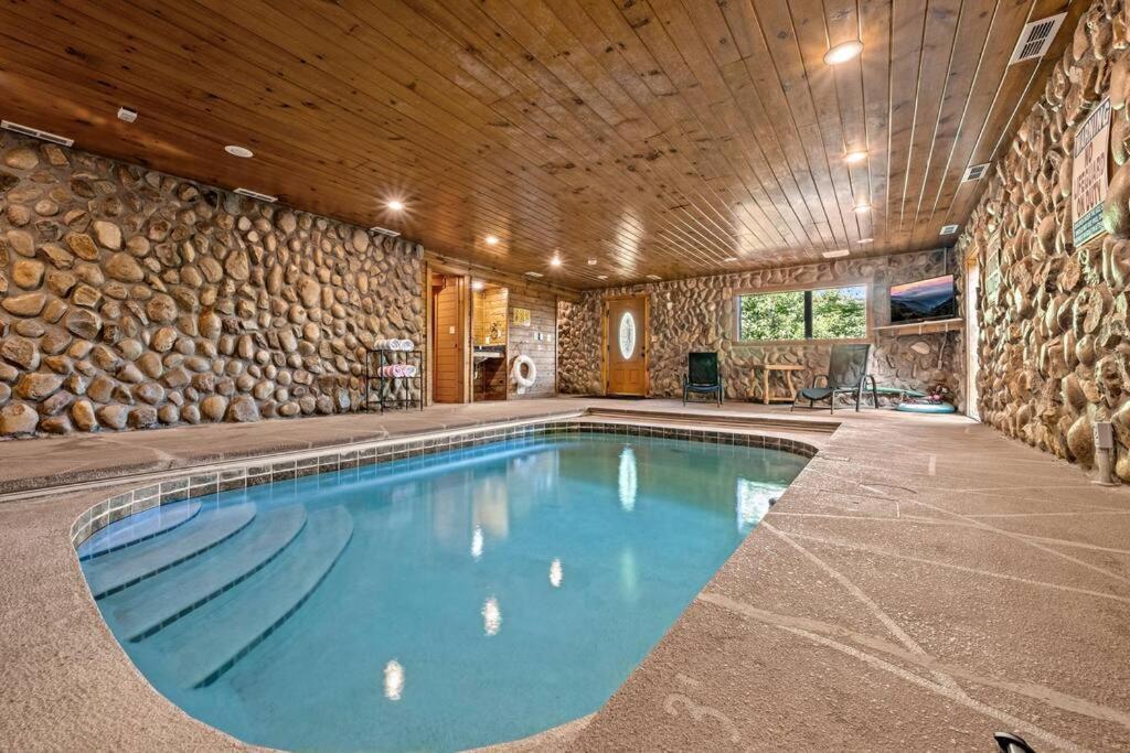 Pvt Pool At The Grotto Villa Сивиървил Екстериор снимка